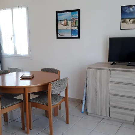 Maisonnette De Plain-pied Proche Avec Parking A - Fr-1-194-438