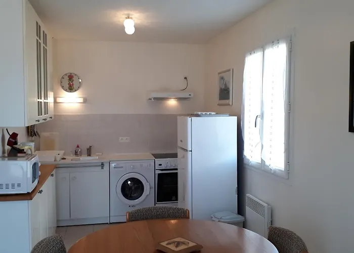 Maisonnette De Plain-pied Proche Avec Parking A - Fr-1-194-438 Prázdninový dům *